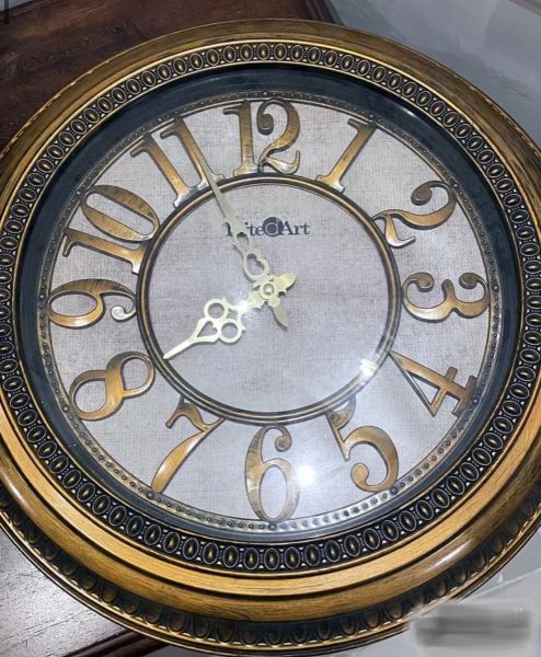 للبيع ساعة حائط , مستخدم , ريال 50
