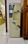 SAR 60, Water Dispenser -Throw Away Price Urgent S,  مستخدم , ريال 60